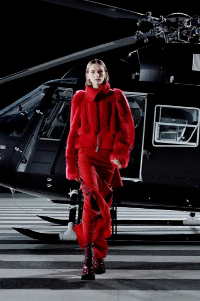 Look 3